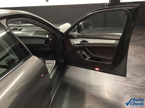 Used 2016 Porsche Panamera GTS image 41