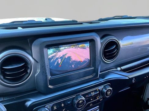 Used 2022 Jeep Wrangler Unlimited Sport AWD/4WD image 11