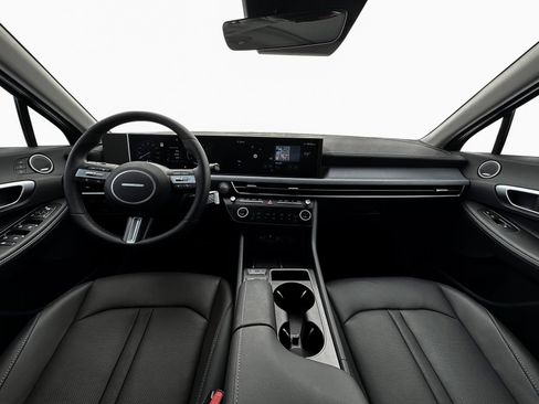 New 2025 Hyundai Sonata Limited FWD image 13
