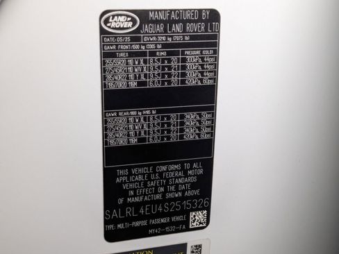 New 2025 Land Rover Discovery Dynamic SE image 19