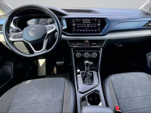 Used 2024 Volkswagen Taos SE image 7