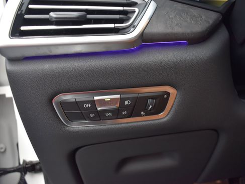 Used 2022 BMW X5 xDrive45e w/ Luxury Seating Package image 17