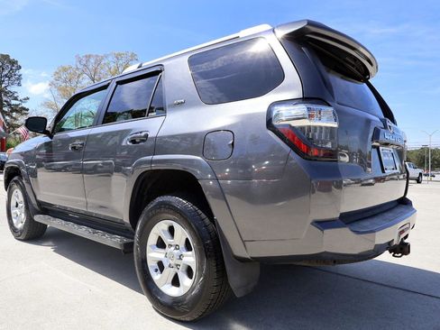 Used 2015 Toyota 4Runner SR5 image 4