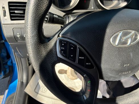 Used 2017 Hyundai Elantra GT image 13