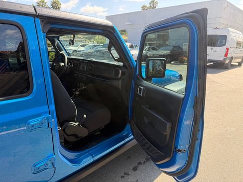 Used 2023 Jeep Wrangler Unlimited AWD/4WD image 16
