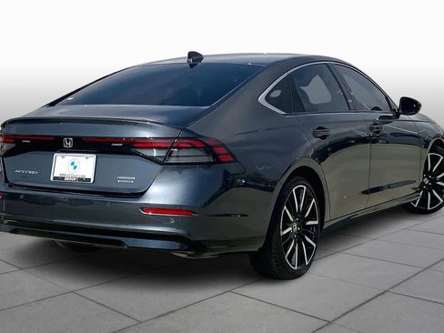 Used 2023 Honda Accord Touring image 12