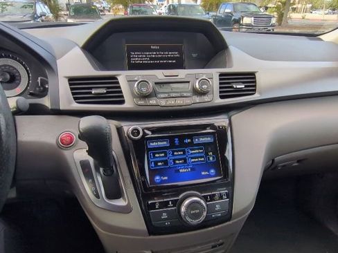 Used 2014 Honda Odyssey Touring image 2