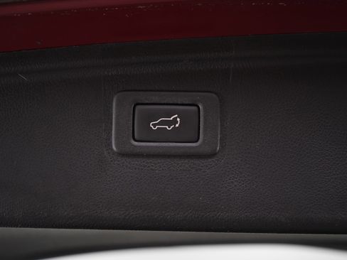 Used 2017 Subaru Outback 3.6R Limited image 17