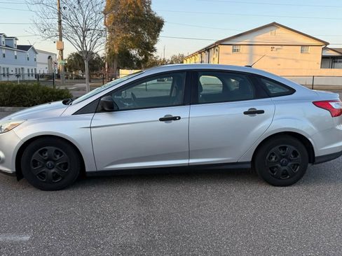 Used 2013 Ford Focus S FWD image 1