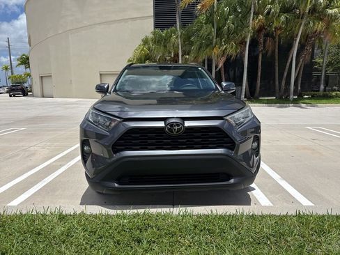 Used 2021 Toyota RAV4 XLE Premium FWD image 4