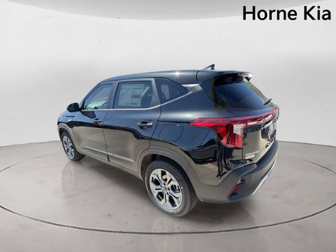 New 2026 Kia Seltos LX FWD image 5