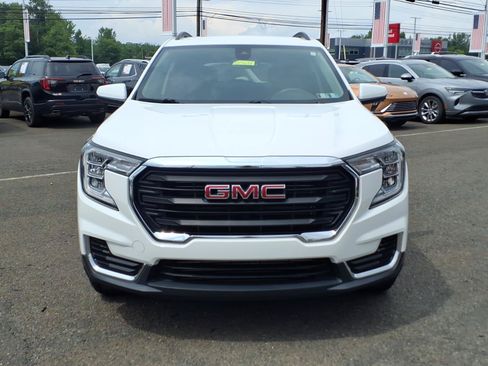 Used 2023 GMC Terrain SLE w/ Driver Convenience Package AWD/4WD image 9