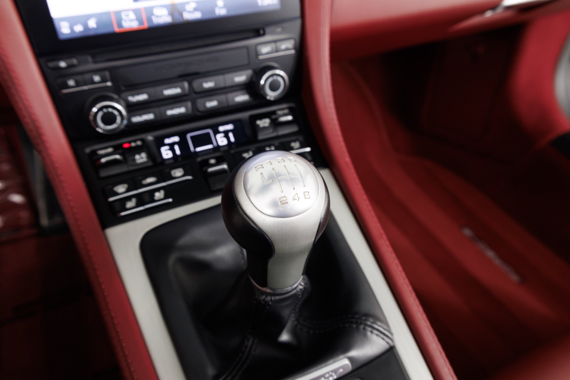 Used 2021 Porsche 718 Boxster RWD image 26