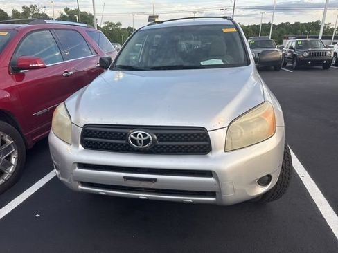 Used 2008 Toyota RAV4 2WD w/ 3rd Row image 11