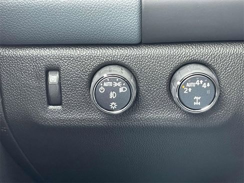 Used 2020 Chevrolet Colorado Z71 image 28