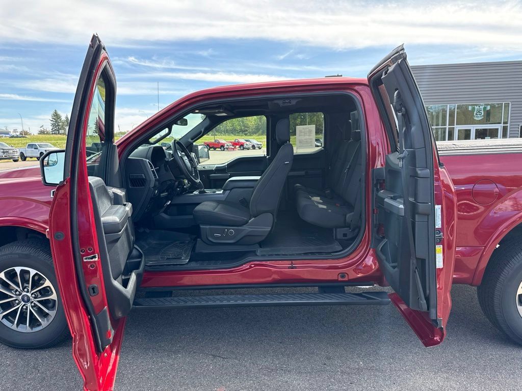 Used 2018 Ford F150 XLT w/ Equipment Group 302A Luxury AWD/4WD image 9