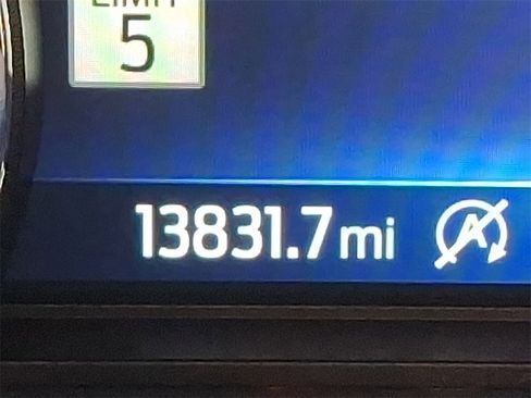 Used 2024 Ford Explorer ST-Line w/ Class IV Trailer Tow Package image 22