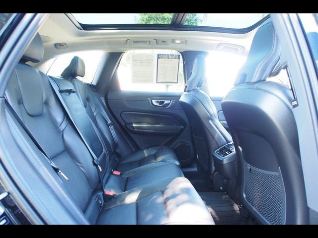 Used 2022 Volvo XC60 B5 Inscription w/ Protection Package Premier FWD image 14