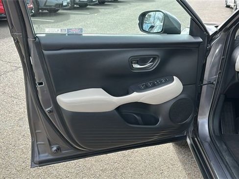 Used 2023 Honda HR-V LX image 8
