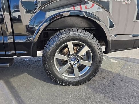 Used 2017 Ford F150 Lariat image 27