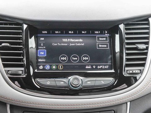 Used 2022 Chevrolet Trax LT w/ LT Convenience Package image 15