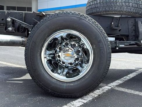 New 2026 Chevrolet Silverado 3500 LT w/ Convenience Package image 9