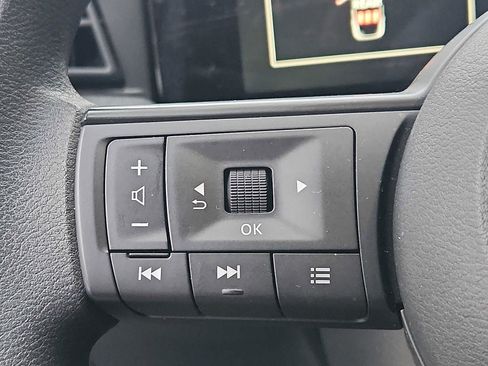 Certified 2025 Nissan Kicks SV w/ Illumination Package image 20