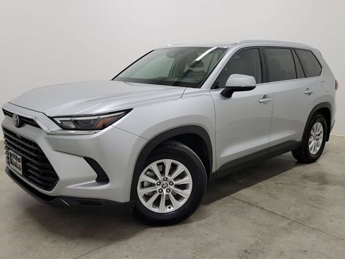 Used 2024 Toyota Grand Highlander XLE image 34