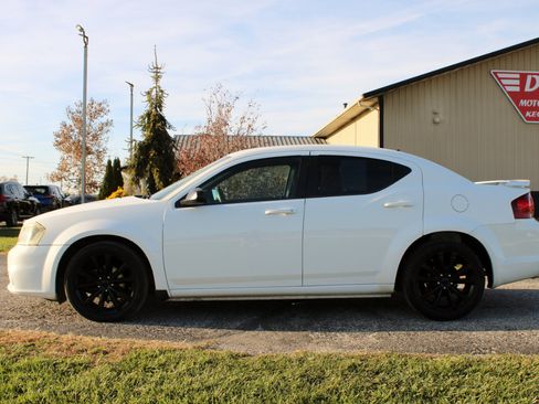 Used 2013 Dodge Avenger SE image 22