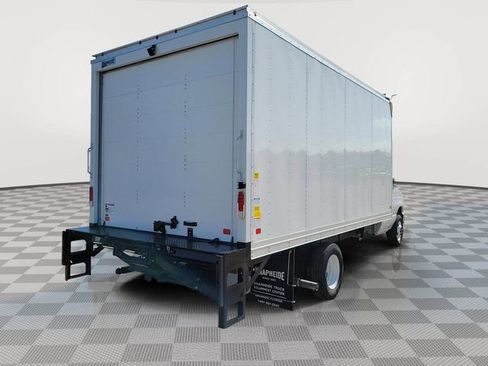 New 2027 Ford E-450 and Econoline 450 Super Duty w/ Power Equipment Group RWD image 20