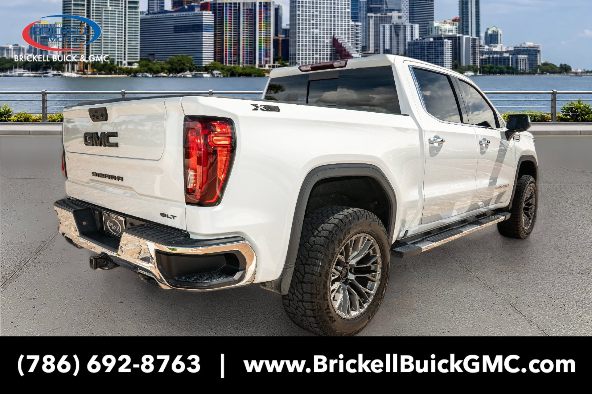 Used 2022 GMC Sierra 1500 SLT w/ SLT Premium Plus Package AWD/4WD image 16