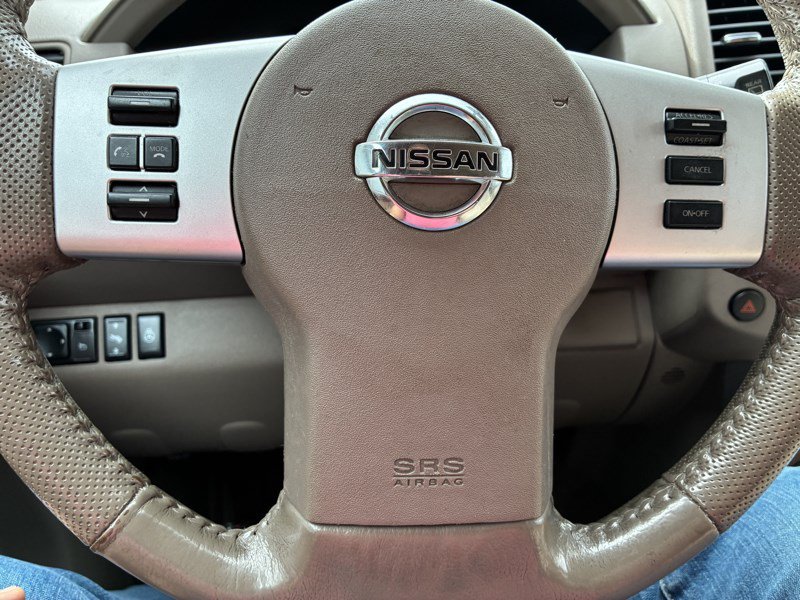 Used 2010 Nissan Pathfinder LE w/ Navigation Pkg AWD/4WD image 9