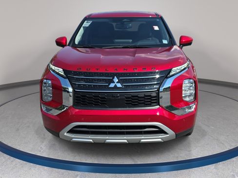 Used 2023 Mitsubishi Outlander SE FWD image 2