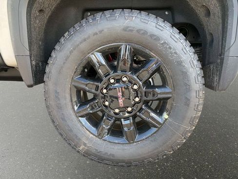 New 2026 GMC Sierra 2500 AT4 w/ AT4 Premium Plus Package image 10