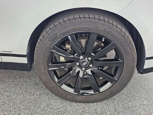 Used 2018 Land Rover Range Rover Velar R-Dynamic HSE AWD/4WD image 9