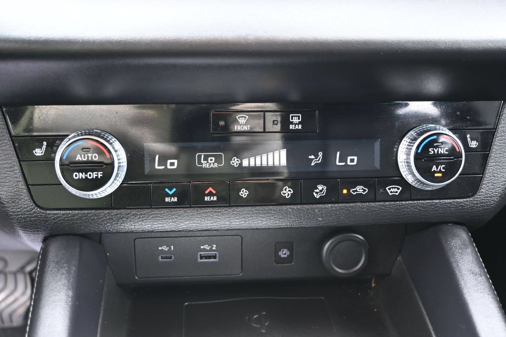 Used 2024 Mitsubishi Outlander SEL Black Edition AWD/4WD image 27