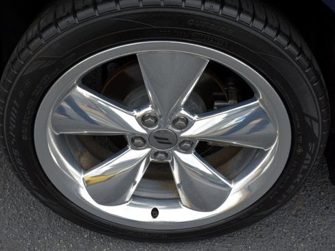 Used 2017 Dodge Charger R/T w/ Premium Group image 12