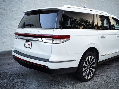 Used 2023 Lincoln Navigator L Reserve AWD/4WD image 14