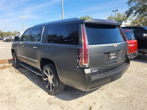 Used 2016 Cadillac Escalade ESV Luxury image 4