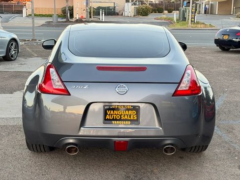 Used 2014 Nissan 370Z Coupe RWD image 37