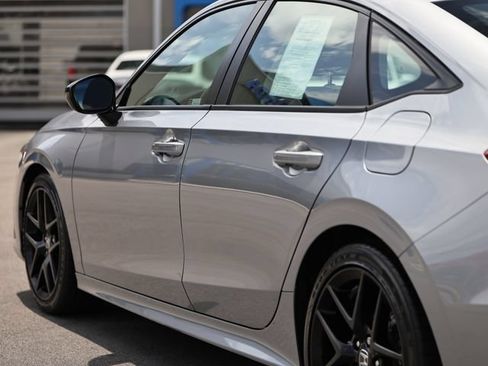 Used 2023 Honda Civic Sport image 8
