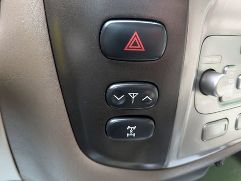 Used 2005 Toyota Land Cruiser image 27