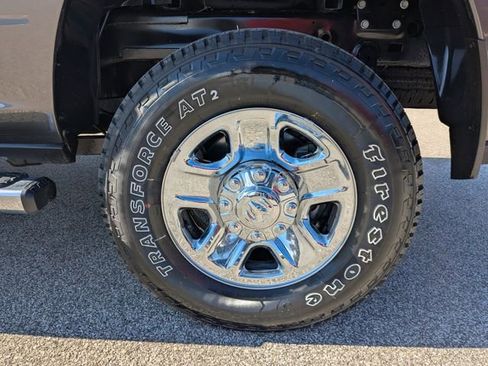 Used 2024 RAM 2500 Tradesman w/ Chrome Appearance Group image 17