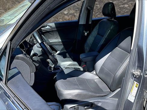 Used 2018 Volkswagen Tiguan SE w/ Panoramic Sunroof Package AWD/4WD image 23