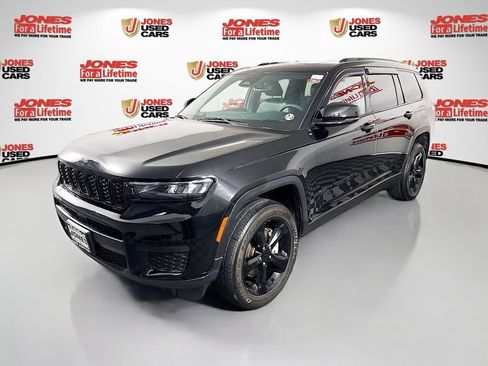 Used 2023 Jeep Grand Cherokee L Laredo AWD/4WD image 14