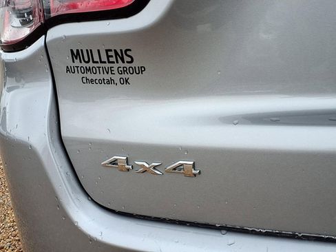 Used 2023 Jeep Compass Sport image 9