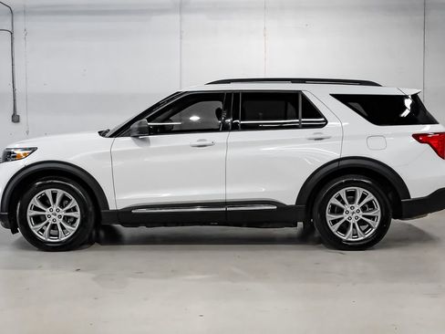 Used 2020 Ford Explorer XLT w/ Equipment Group 202A RWD image 18