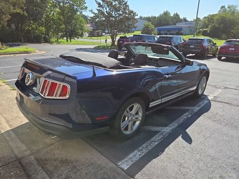 Used 2010 Ford Mustang Convertible RWD image 3