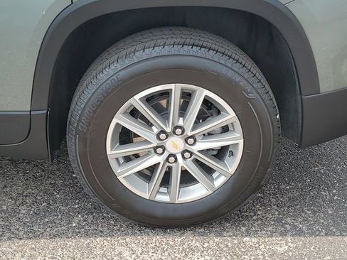 Certified 2023 Chevrolet Traverse LT FWD image 35