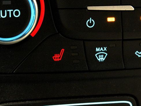 Used 2018 Ford Escape SE w/ Ford Safe & Smart Package FWD image 4